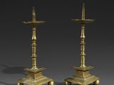 paire de chandeliers anciens en laiton