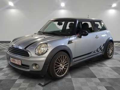 une photo d'une Mini Cooper argentée, Cooper, Cooper, Cooper, Cooper, Cooper, Cooper, Cooper, Cooper, Cooper, Cooper, Cooper, Cooper, Cooper, Cooper, Cooper, Cooper, Cooper, Cooper, Cooper, Cooper, Cooper, Cooper, Cooper, Cooper, Cooper, Cooper, Cooper, Cooper, Cooper, Cooper, Cooper, Cooper, Cooper, Cooper, Cooper, Cooper, Cooper, Cooper, Cooper, Cooper, Cooper, Cooper, Cooper, Cooper, Cooper, Cooper, Cooper, Cooper, Cooper, Cooper, Cooper, Cooper, Cooper, Cooper, Cooper, Cooper, Cooper, Cooper, Cooper, Cooper, Cooper, Cooper, Cooper, Cooper, Cooper, Cooper, Cooper, Cooper, Cooper, Cooper, Cooper, Cooper, Cooper, Cooper, Cooper, Cooper, Cooper, Cooper, Cooper, Cooper,