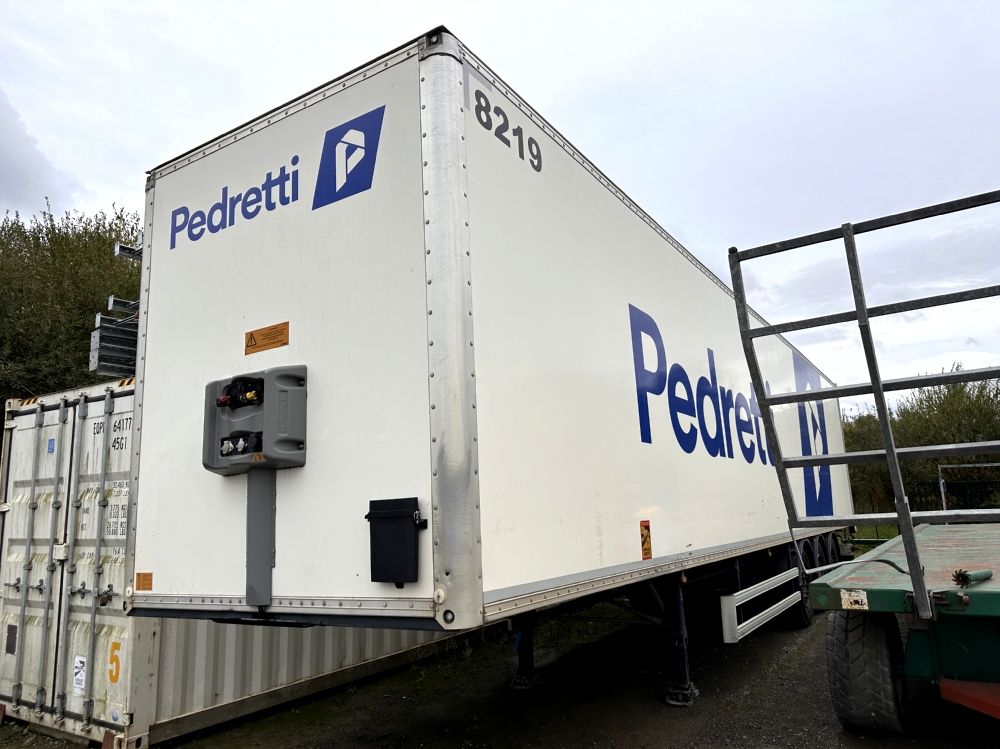 LIEU DE STOCKAGE : Rennes - FRUEHAUF - SEMI REMORQUE FOURGON…