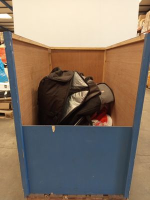1 palette d'accessoires de nautismes comprenant des housses,…