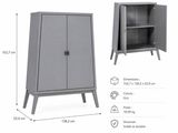 une image représentant une armoire grise avec une porte et des étagères