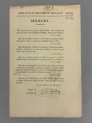 un gros plan sur une feuille de papier sur laquelle figure un document
