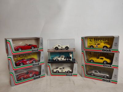 MODEL BOX: Série de 10 miniatures automobiles en boîte d'ori…