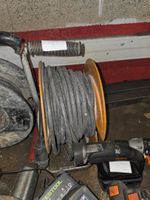 T40: Visseuse + phare de chantier PROTOOL, 2 enrouleurs élec… (photo 3)