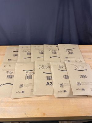 Lot de 10 colis Mystère (Retour Amazon,NPAI ,Adresse incompl…