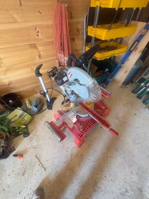 a picture of a circular saw in a garage