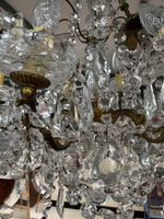 Un lustre à pendeloques à 6 bras de lumière (photo 2)