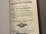 un livre ouvert avec l'image d'un oiseau dessus