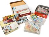 de nombreux types de timbres différents dans une boîte