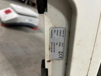 Lot de 2 balances, non testé, en l'état (photo 6)