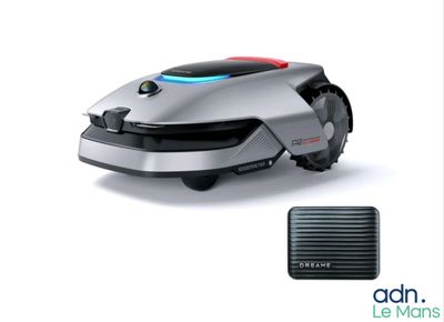 une image d'une tondeuse à gazon robotisée sur fond blanc