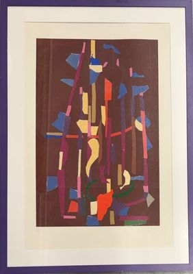 tableau représentant des formes abstraites, encadré de violet, accroché à un mur blanc