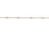 un bracelet en or blanc avec des diamants sur fond blanc