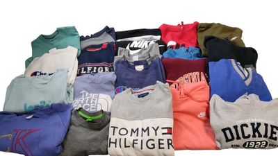 Lot de 22 sweatshirts de diverses tailles et marques dont DI… - Photo 1