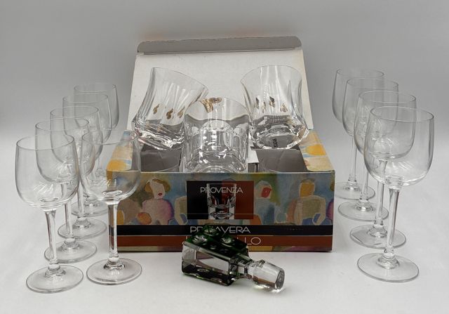 Lot de verres dont certains en cristal, éclats 