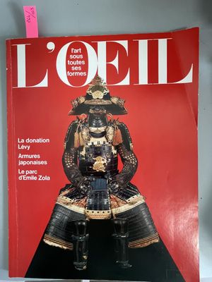 la couverture d'un magazine sur laquelle figure la photo d'un samouraï en armure