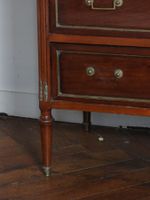 COMMODE DROITE en acajou et placage d'acajou ouvrant en faça… (photo 6)
