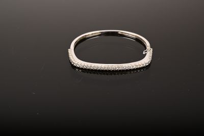 Bracelet jonc ouvrant en or blanc 750/1000 des années 70/80
