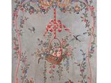 tableau représentant un panier avec des fleurs et des oiseaux sur fond gris