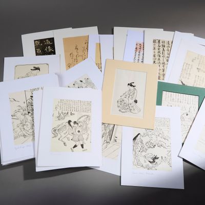 JAPON. Ensemble comprenant 74 pages d'album de retirages d'a…
