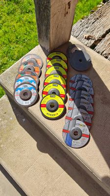 Lot de divers disques, diamètre 125 LOT A RETIRER SUR RENDEZ…