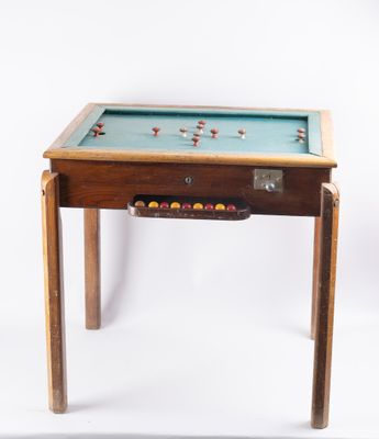 Billard golf ou billard dit à bouchon, avec 3 queues et 9 bo…