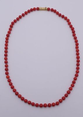 Collier composé de boules de corail rouge (Diam. - Photo 1
