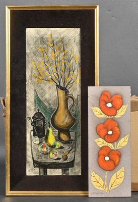 une photo d'un tableau et une photo d'un vase posé sur une table
