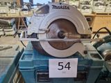 l'image d'une machine posée sur une table