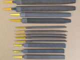 six types d'outils différents sont alignés sur une table