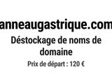 a black and white photo of a sign that says desstockage de nons de domaine