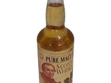 une image représentant une bouteille de whisky de malt pur sur fond blanc