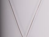 gros plan d'un collier sur un mannequin mannequin mannequin mannequin mannequin mannequin mannequin mannequin mannequin