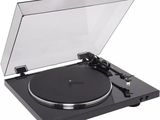 une image représentant une platine équipée d'un couvercle transparent