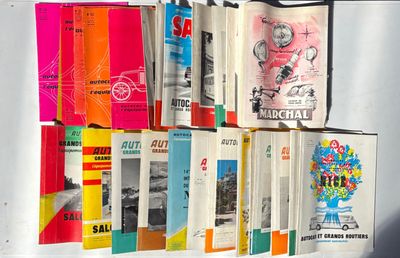 beaucoup de livres sur une étagère, dont un tas d'entre eux