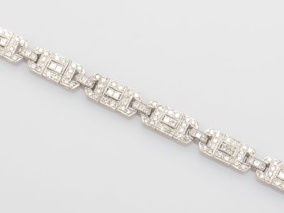 un bracelet en diamants art déco