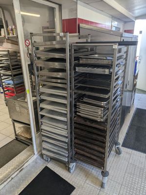 3 échelles à roulettes en inox - Photo 1