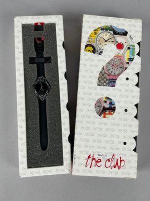 MONTRE SWATCH GB 198 CLUB Etat neuf, coffret d'origine (code…
