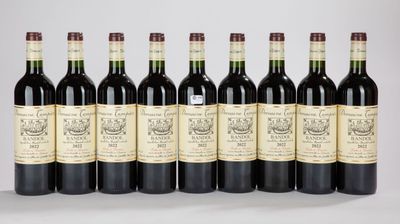 six bouteilles de vin rouge alignées