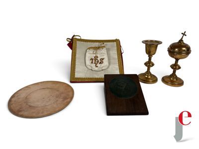 a lot of items that are sitting on a table
