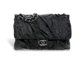 chanel sac à rabat en agneau matelassé noir