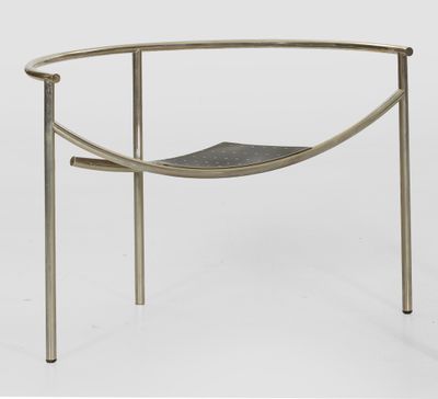 personne, « une paire de chaises métalliques courbées », vers 1950, personne