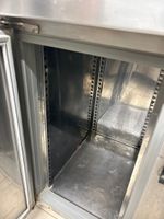 1 tour réfrigéré en inox à 4 portes 250x85 cm (vide) (photo 6)