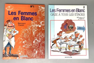 deux livres posés sur une table
