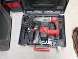une photo d'une boîte à outils contenant des outils
