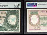 trois types différents de billets de banque exposés dans une vitrine