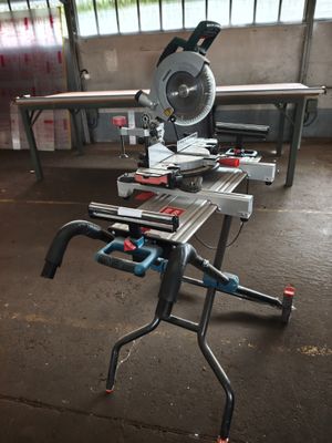 a picture of a table with a circular saw on it