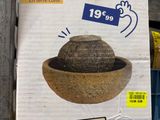 une boîte en carton sur laquelle est représenté un bol
