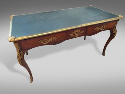 Important bureau plat En bois et bois de placage ouvran tpar…