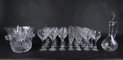 Verrerie: service de verres en cristal taillé cachet Lemberg…